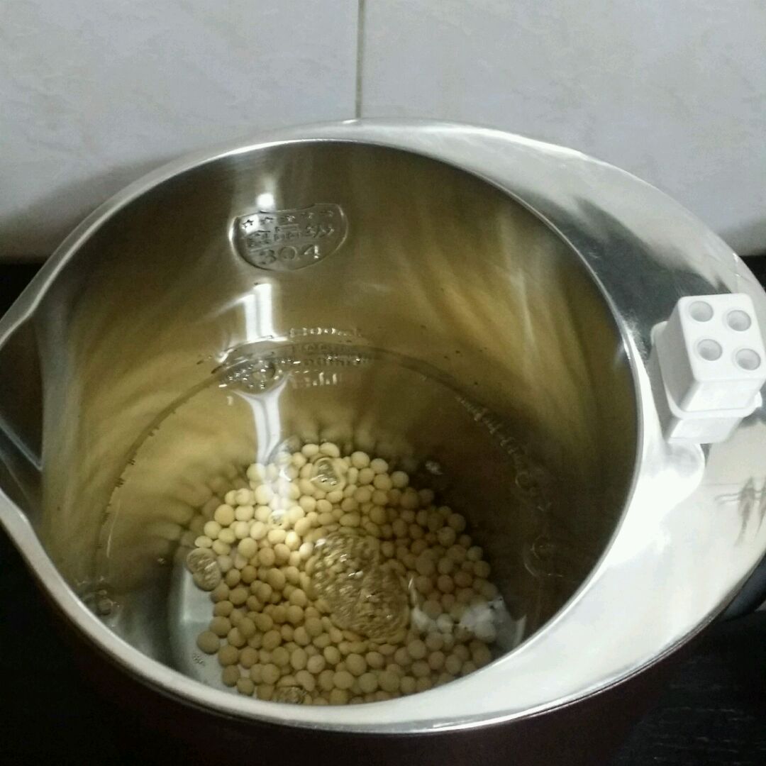 九阳原汁机榨豆浆使用_榨汁机榨豆浆的步骤_冷榨机榨豆油几遍能榨成