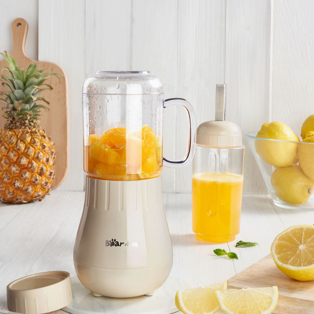 破壁机榨果汁是热的_榨汁机 榨出的果汁臭味_榨果汁用破壁机还是榨汁